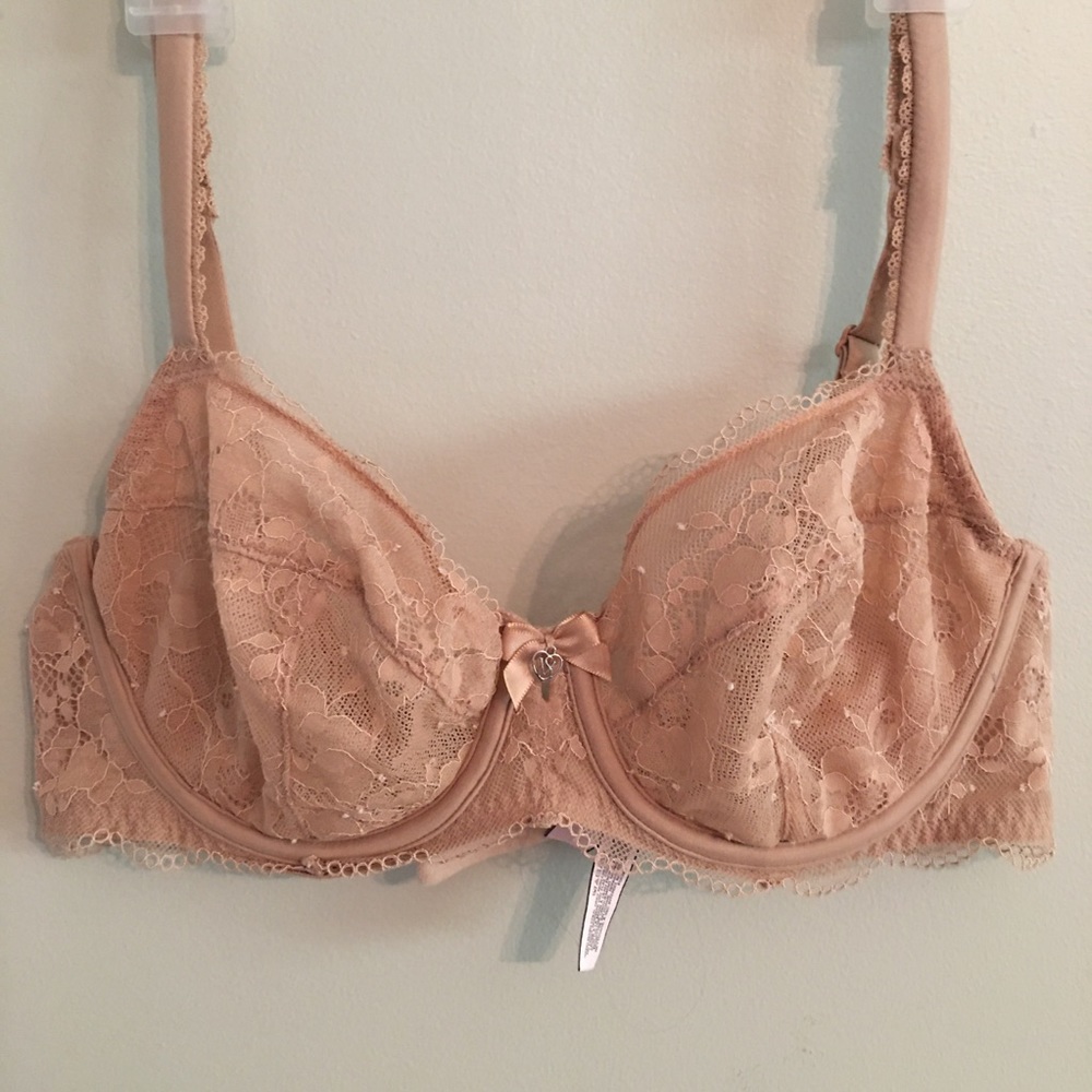 Victoria’s Secret Body by Victoria Bra
